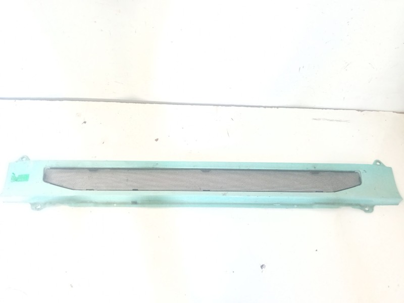 Recambio de rejilla delantera para scania r480 referencia OEM IAM   