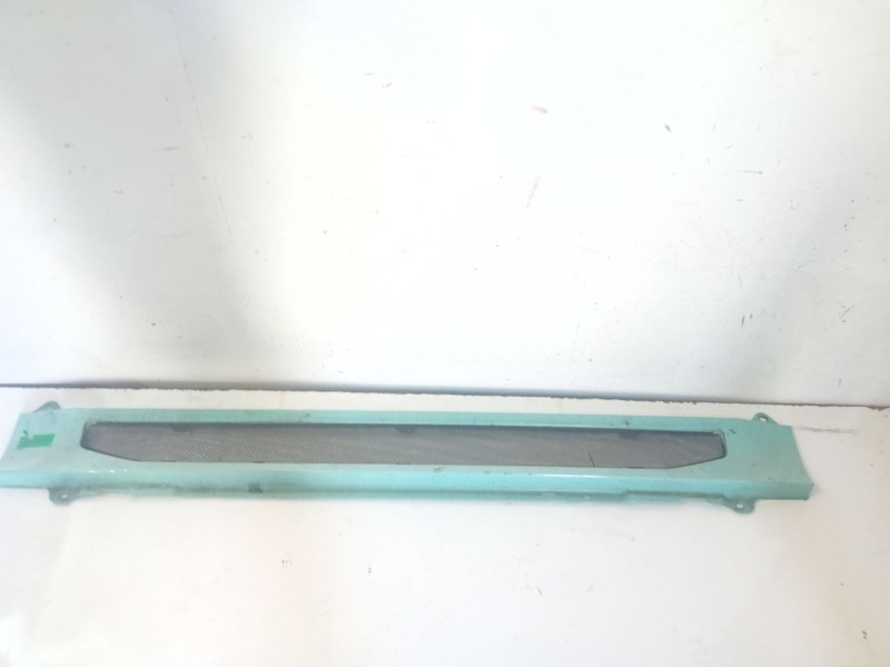 Recambio de rejilla delantera para scania r480 referencia OEM IAM   