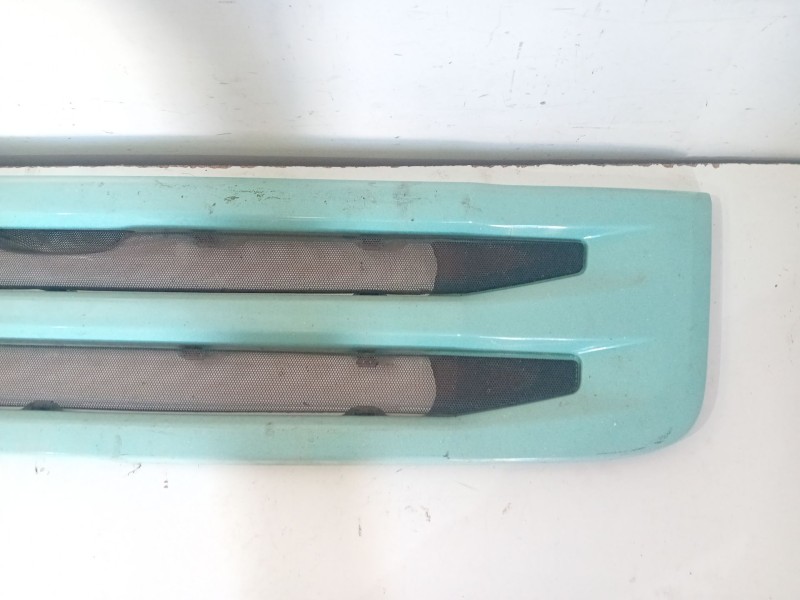 Recambio de rejilla delantera para scania r480 referencia OEM IAM 1885940  