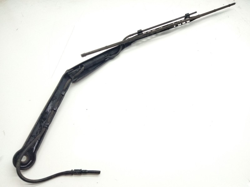 Recambio de brazo limpia delantero izquierdo para scania r480 referencia OEM IAM   