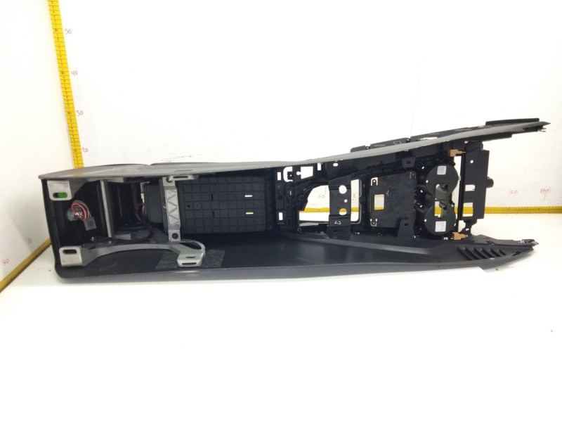 Recambio de reposabrazos para audi a4 berlina (8w2) 2.0 16v tdi referencia OEM IAM   