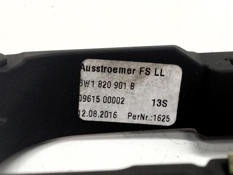 Recambio de aireador izquierdo para audi a4 berlina (8w2) 2.0 16v tdi referencia OEM IAM 8W1820901B  