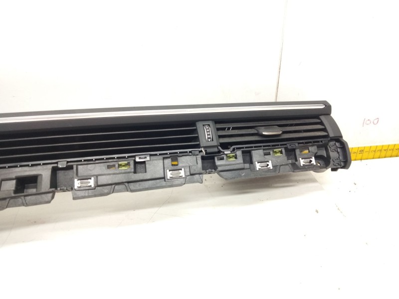 Recambio de aireador central para audi a4 berlina (8w2) 2.0 16v tdi referencia OEM IAM 8W1820902D  