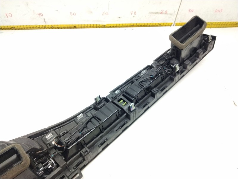 Recambio de aireador central para audi a4 berlina (8w2) 2.0 16v tdi referencia OEM IAM 8W1820902D  