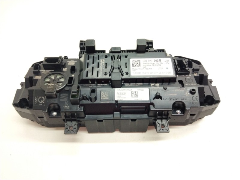 Recambio de cuadro instrumentos para seat ateca (kh7) referencia OEM IAM 5F0930790B  