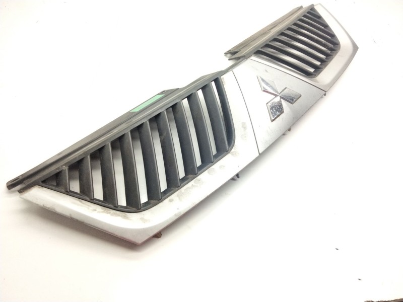 Recambio de rejilla delantera para mitsubishi outlander (cw0) 2.0 di-d cat referencia OEM IAM 7450A038  