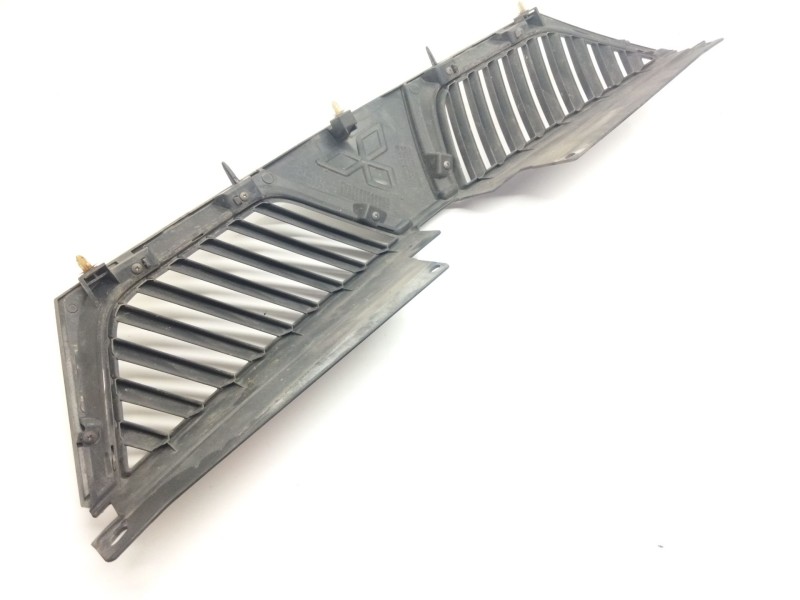 Recambio de rejilla delantera para mitsubishi outlander (cw0) 2.0 di-d cat referencia OEM IAM 7450A038  