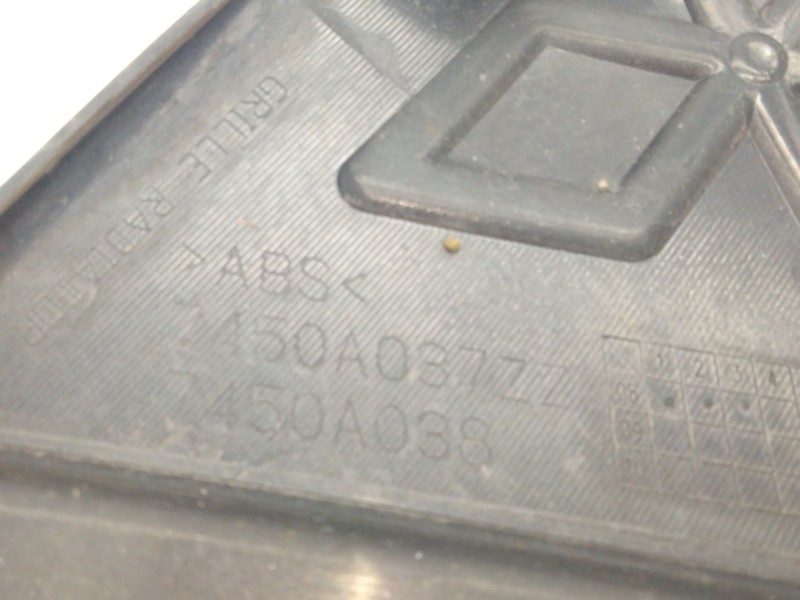 Recambio de rejilla delantera para mitsubishi outlander (cw0) 2.0 di-d cat referencia OEM IAM 7450A038  