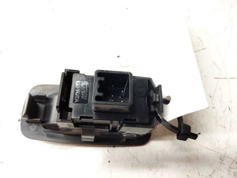 Recambio de mando elevalunas trasero derecho para toyota corolla verso (zer_, zze12_, r1_) 2.2 d-4d (aur10_) referencia OEM IAM 
