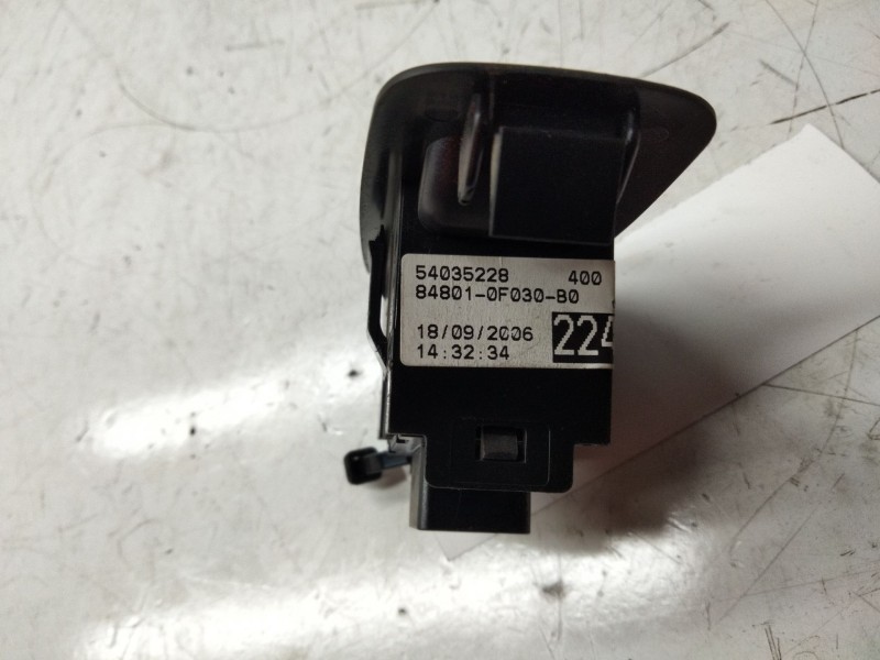 Recambio de mando elevalunas trasero derecho para toyota corolla verso (zer_, zze12_, r1_) 2.2 d-4d (aur10_) referencia OEM IAM 