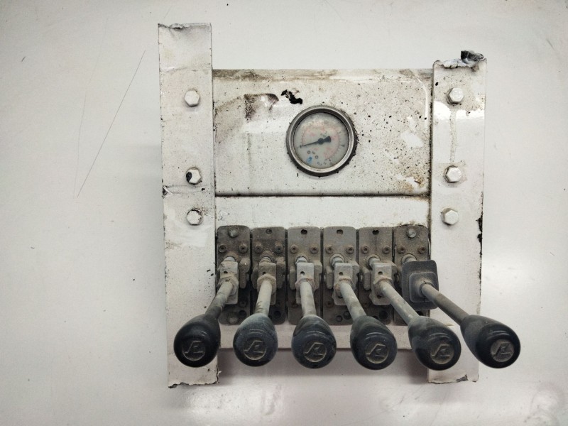 Recambio de distribuidor aceite hidraulico para gontrailer gontrailer referencia OEM IAM   