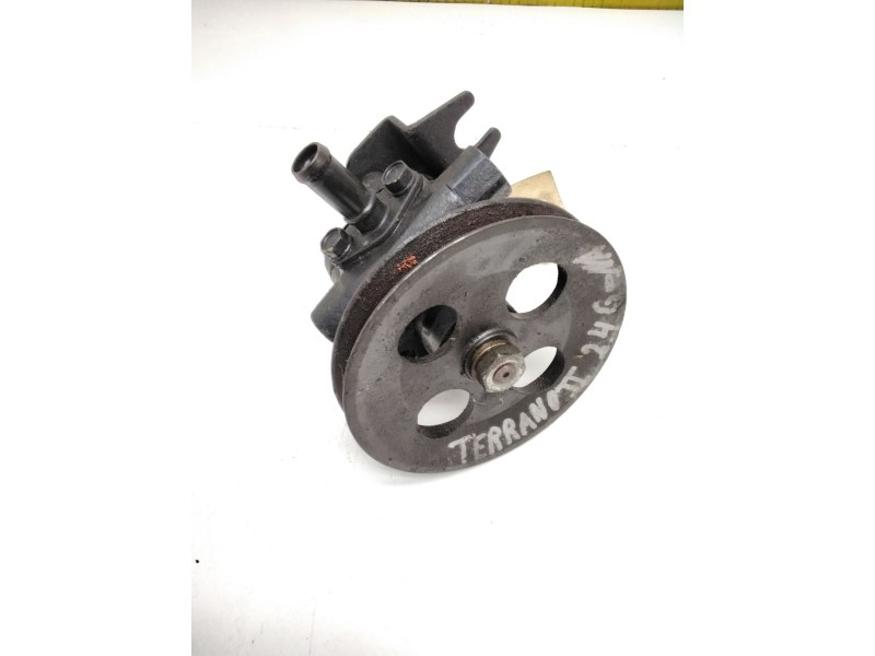 Recambio de bomba direccion para nissan terrano i (wd21) 2.4 i 4wd referencia OEM IAM 491100F900 UNISIA 270330045