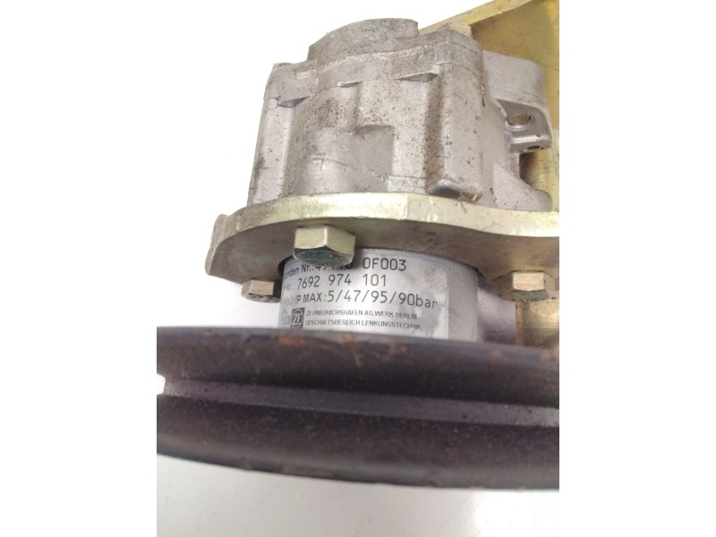 Recambio de bomba direccion para nissan terrano ii (r20) 2.7 td 4wd referencia OEM IAM 491100F003 7692974101 ZF