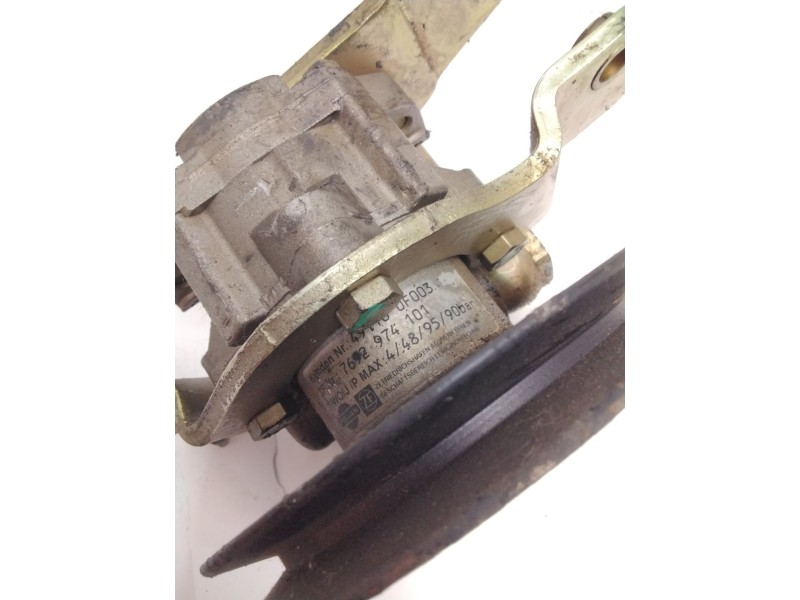 Recambio de bomba direccion para nissan terrano ii (r20) 2.7 td 4wd referencia OEM IAM 491100F003 7692974101 ZX