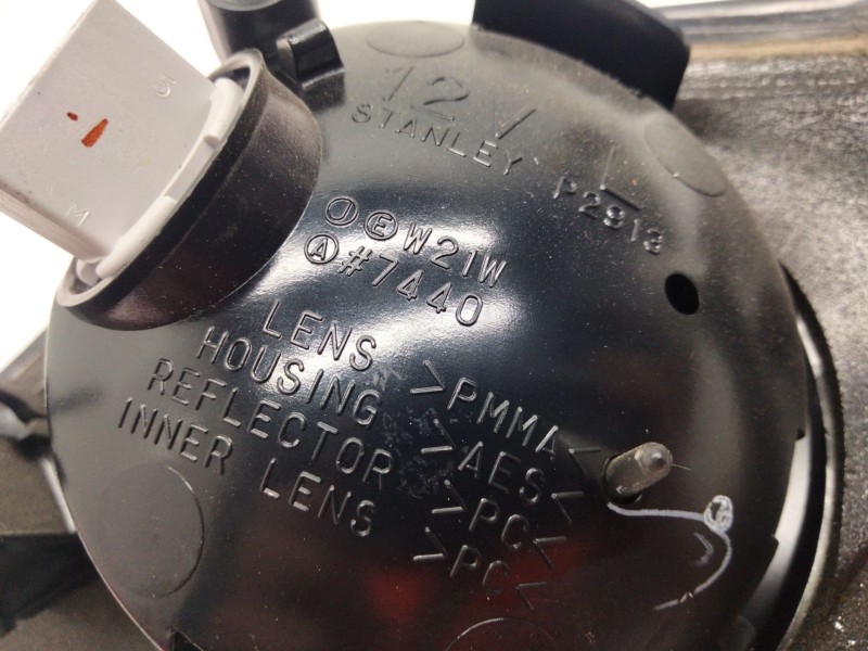 Recambio de piloto trasero izquierdo porton para mazda 3 berlina (bk) 2.0 crtd active+ referencia OEM IAM P2913  