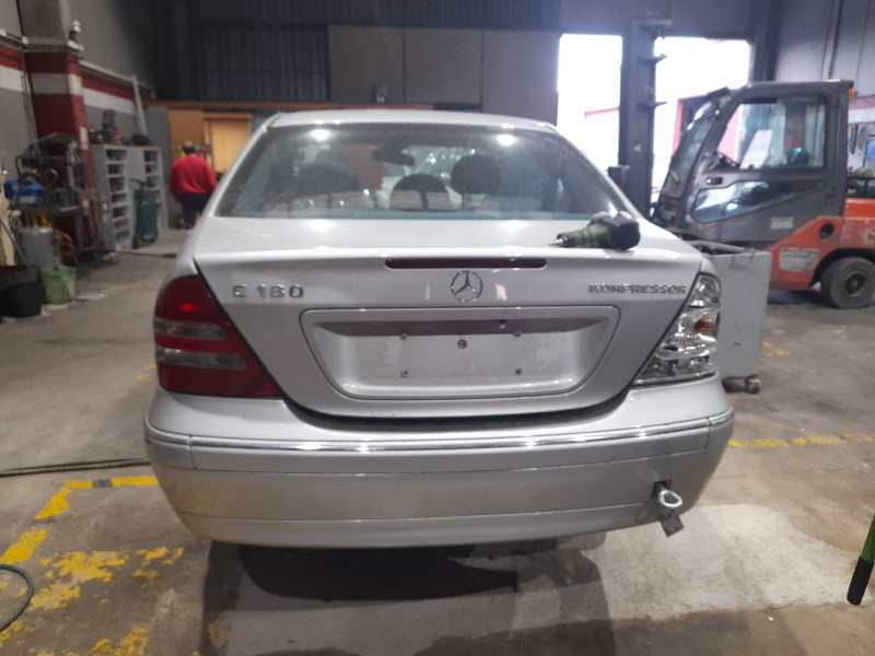 mercedes-benz clase c (w203) del año 2003