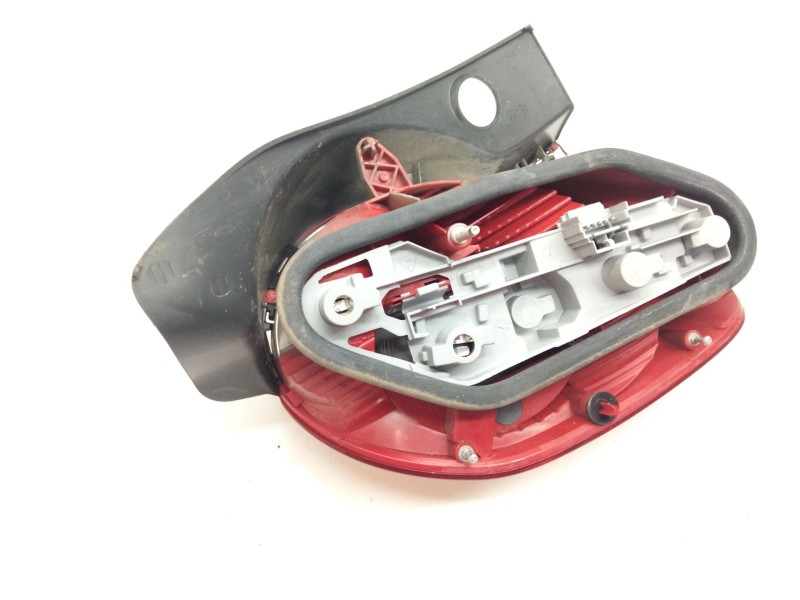 Recambio de piloto trasero derecho para renault modus 1.4 16v referencia OEM IAM   