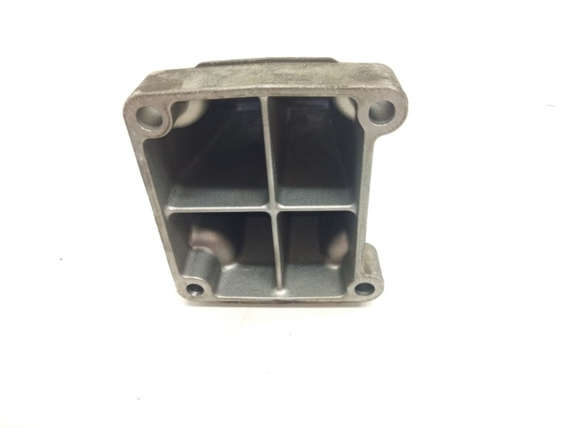 Recambio de soporte motor derecho inferior para mercedes-benz clase c (w203) c 180 kompressor (203.046) referencia OEM IAM A2712