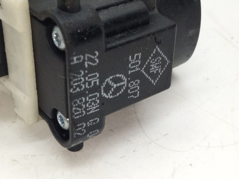 Recambio de mando elevalunas delantero derecho para mercedes-benz clase c (w203) c 180 kompressor (203.046) referencia OEM IAM A