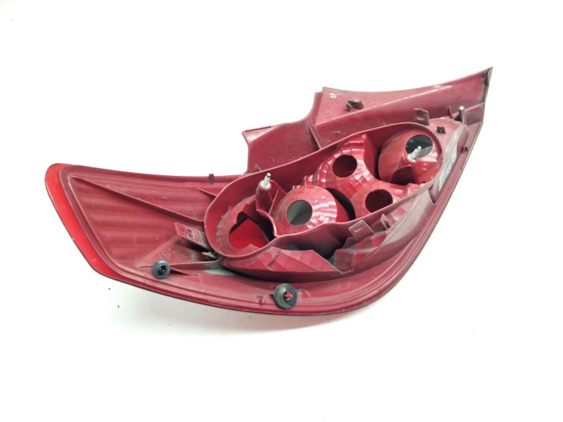 Recambio de piloto trasero derecho para opel corsa d 1.3 16v cdti cat (z 13 dth / l4i) referencia OEM IAM 13186351  