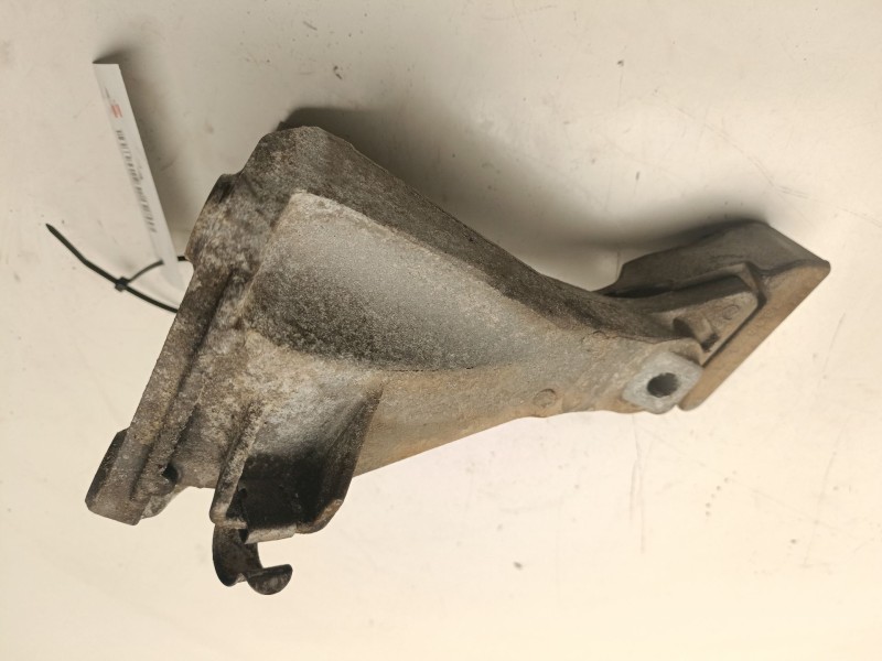 Recambio de soporte motor derecho superior para bmw serie 3 touring (e91) referencia OEM IAM 13807410  