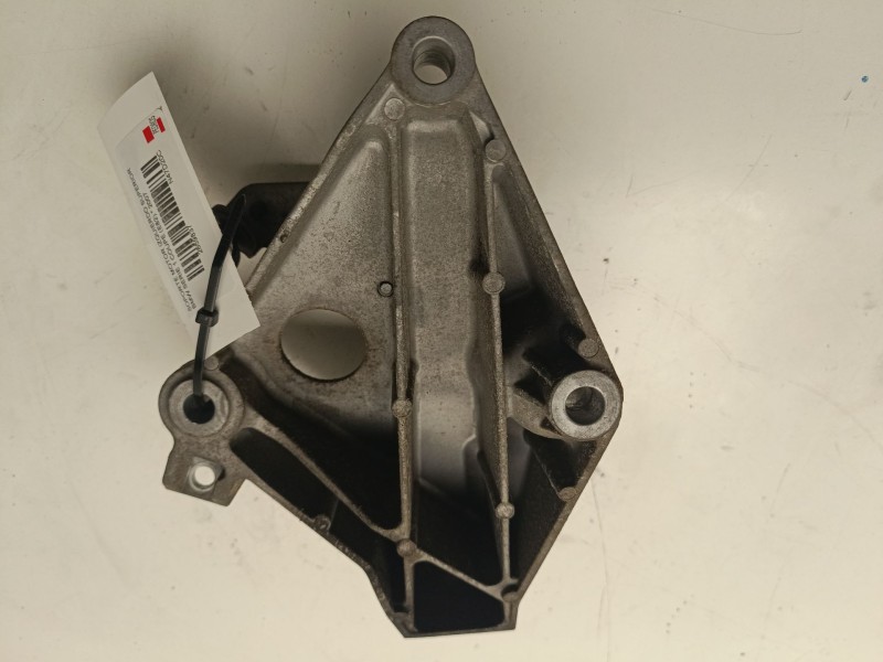 Recambio de soporte motor izquierdo superior para bmw serie 1 coupe (e82) referencia OEM IAM 22116775041-01  