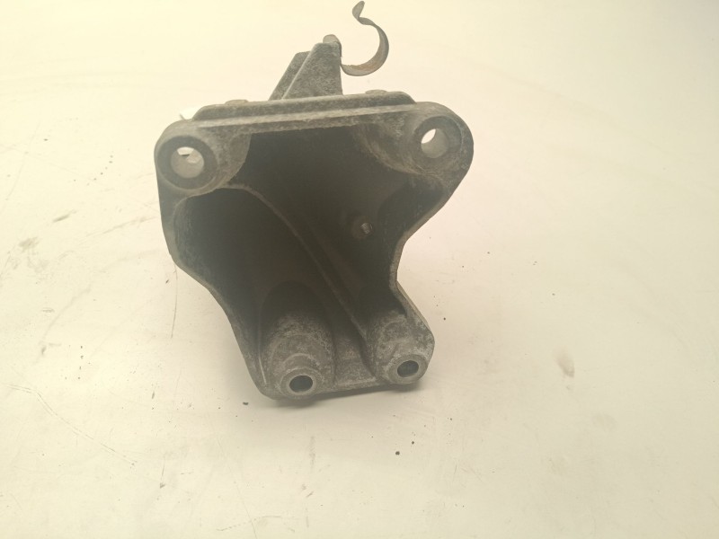Recambio de soporte motor derecho superior para bmw serie 1 berlina (e81/e87) referencia OEM IAM 13807410  
