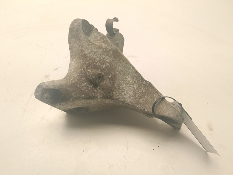 Recambio de soporte motor derecho superior para bmw serie 1 berlina (e81/e87) referencia OEM IAM 13807410  