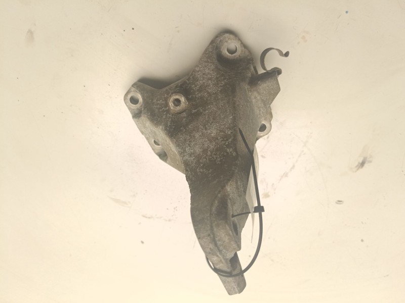 Recambio de soporte motor derecho superior para bmw serie 1 berlina (e81/e87) referencia OEM IAM 13807410  