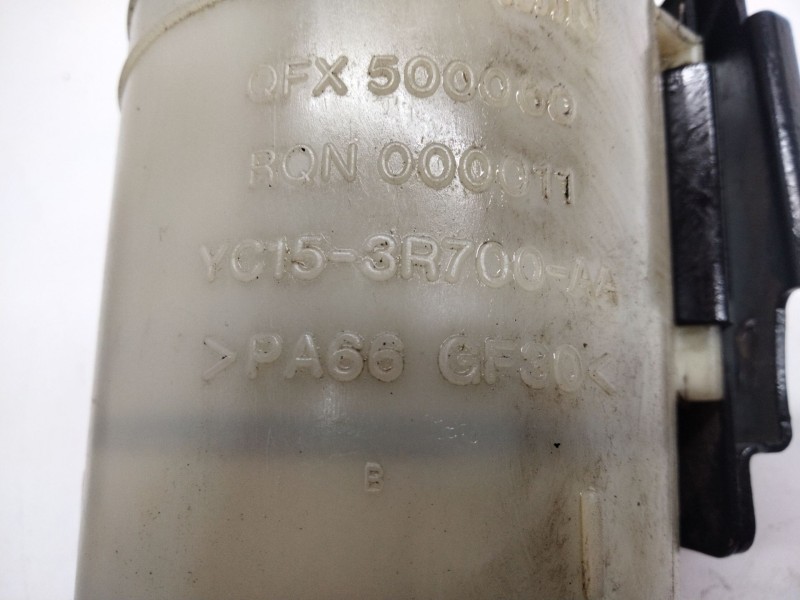 Recambio de deposito liquido direccion para land rover discovery v6 td hse referencia OEM IAM YC153R700AA  