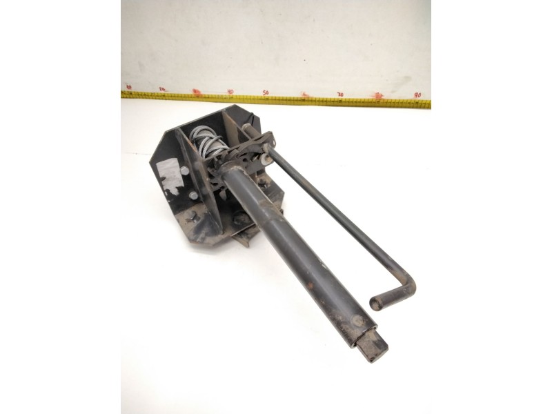 Recambio de soporte rueda repuesto para nissan cabstar e (tl_, vl_) 125.35, 125.45 (tl0, vl0) referencia OEM IAM 57210F3903  NIE