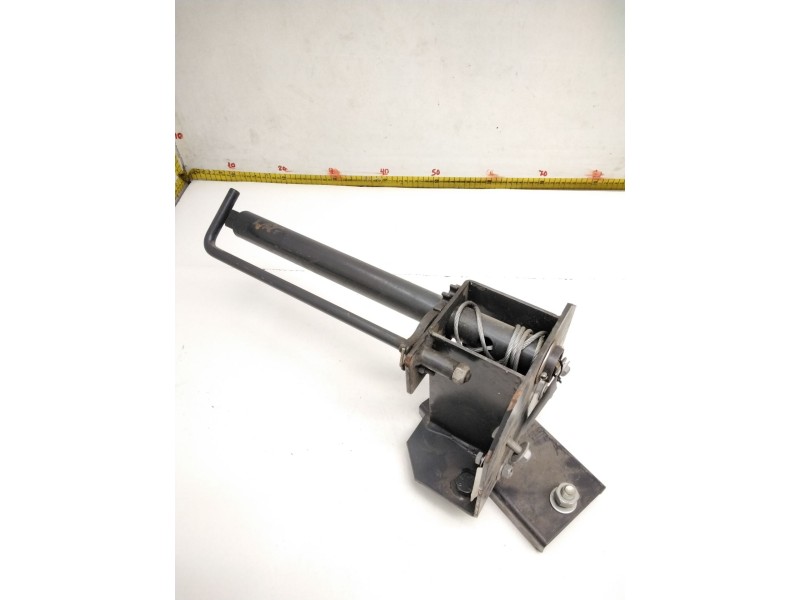 Recambio de soporte rueda repuesto para nissan cabstar e (tl_, vl_) 125.35, 125.45 (tl0, vl0) referencia OEM IAM 57210F3903  NIE