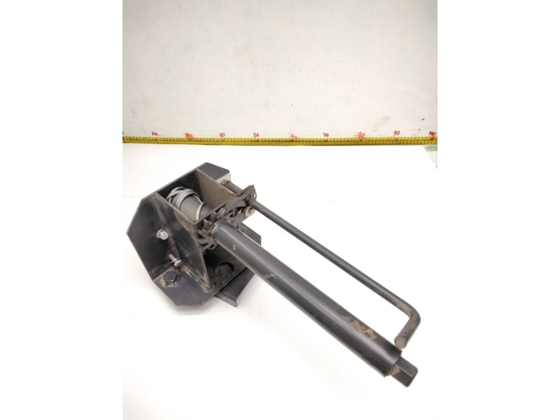 Recambio de soporte rueda repuesto para nissan cabstar e (tl_, vl_) 125.35, 125.45 (tl0, vl0) referencia OEM IAM 57210F3903  NIE