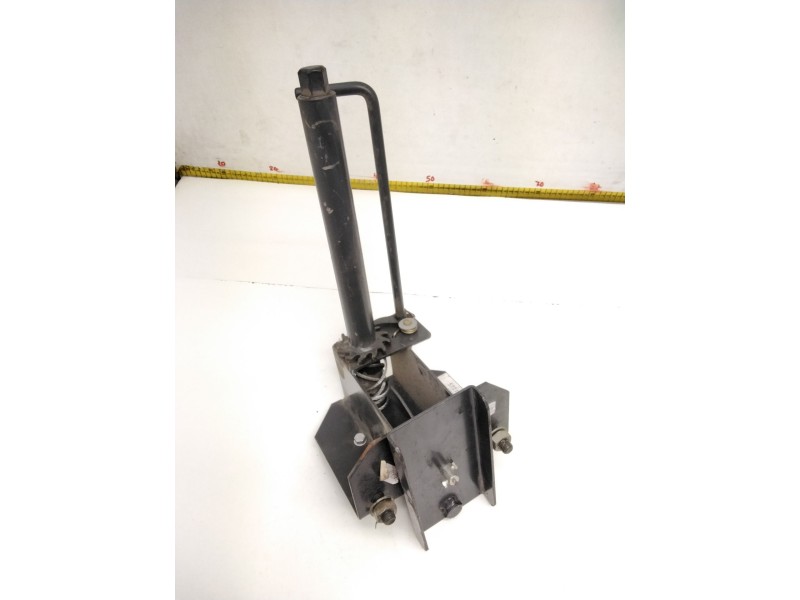 Recambio de soporte rueda repuesto para nissan cabstar e (tl_, vl_) 125.35, 125.45 (tl0, vl0) referencia OEM IAM 57210F3903  NIE