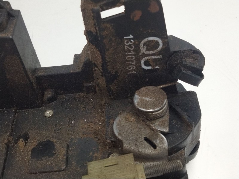 Recambio de cerradura puerta trasera derecha para opel vectra c (z02) 1.9 cdti (f69) referencia OEM IAM 13210761  