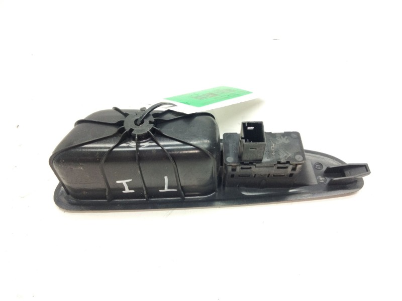 Recambio de mando elevalunas trasero izquierdo para peugeot 308 sw premium referencia OEM IAM 96565185XT  