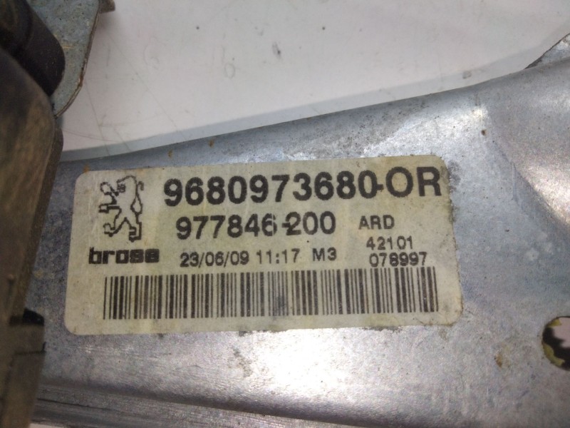 Recambio de elevalunas trasero derecho para peugeot 308 sw premium referencia OEM IAM 9680973680  