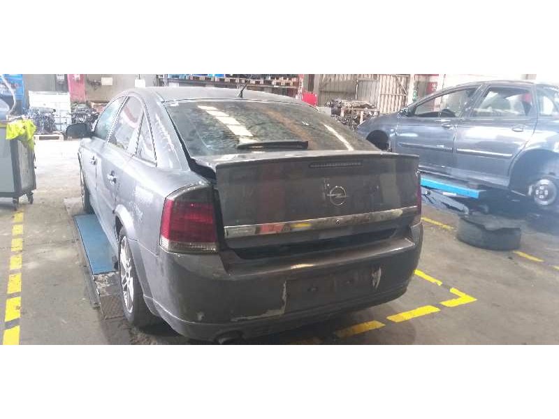 opel vectra c berlina del año 2005