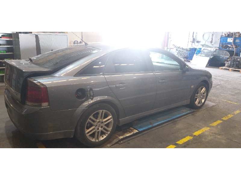 opel vectra c berlina del año 2005