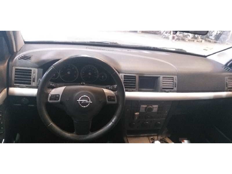 opel vectra c berlina del año 2005