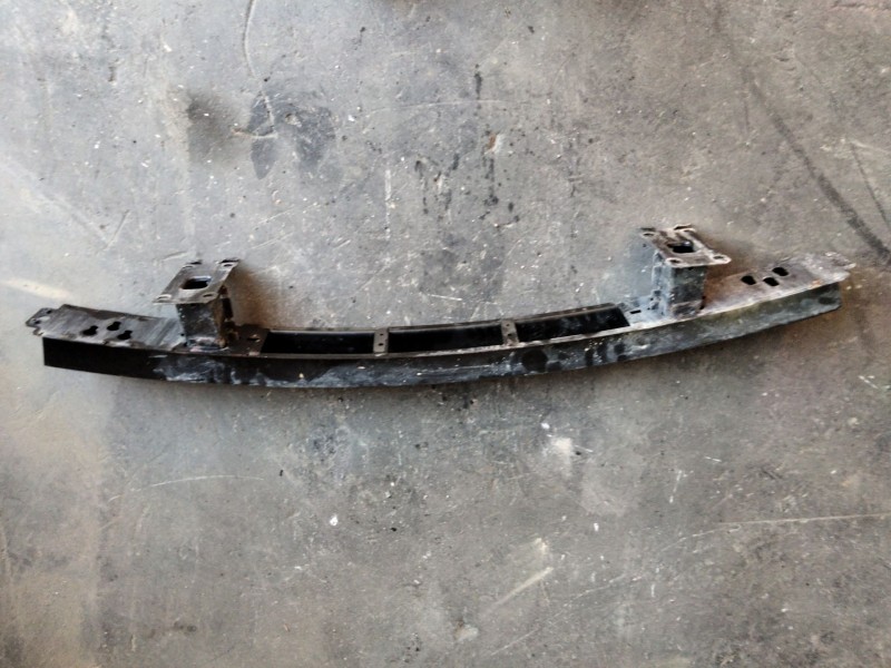 Recambio de refuerzo paragolpes delantero para land rover discovery v6 td hse referencia OEM IAM   