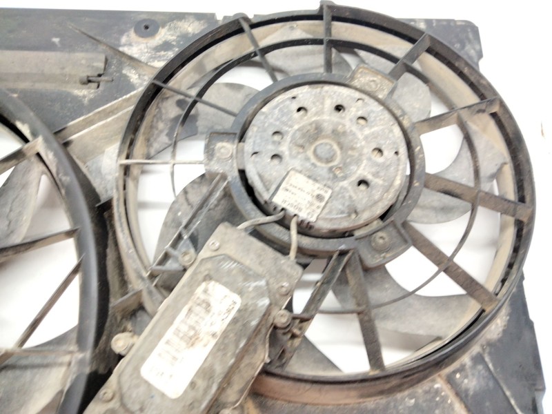 Recambio de electroventilador para volkswagen touareg (7l6) 3.0 v6 tdi dpf referencia OEM IAM 7L0121203G 0230706809 