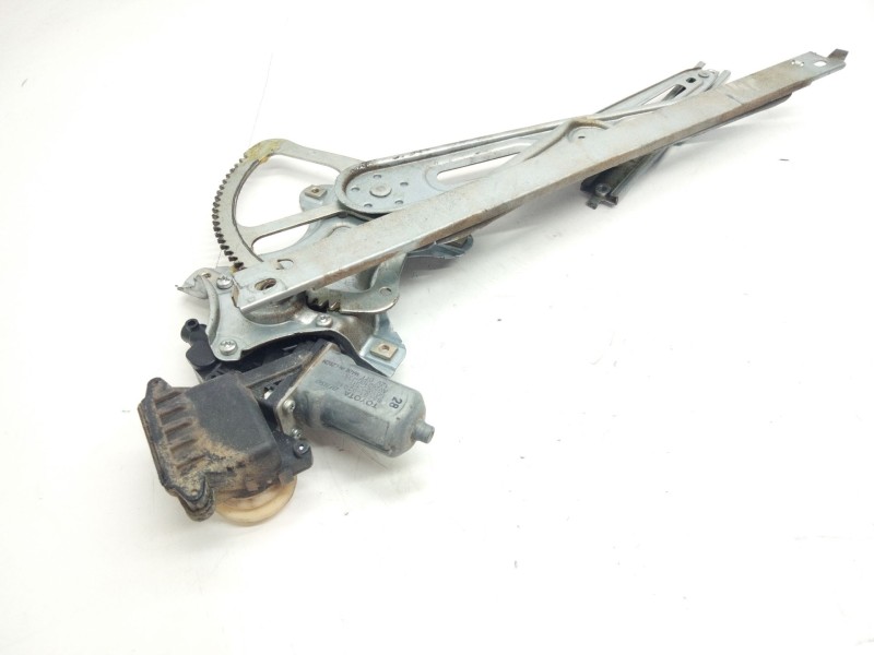Recambio de elevalunas delantero derecho para toyota auris referencia OEM IAM 8571002428  