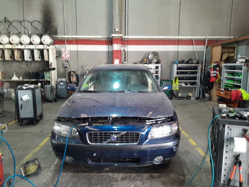 volvo s60 berlina del año 2001