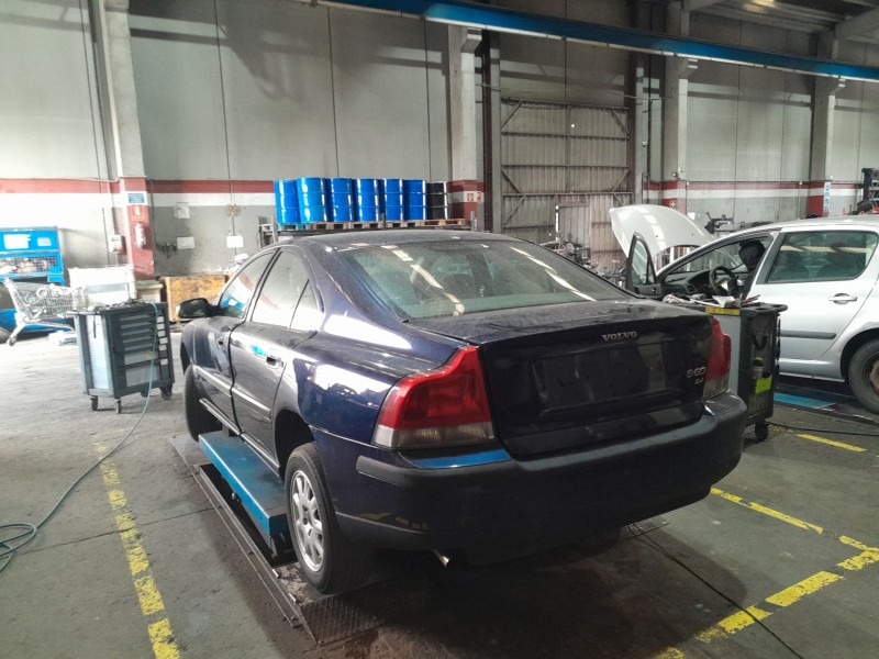volvo s60 berlina del año 2001
