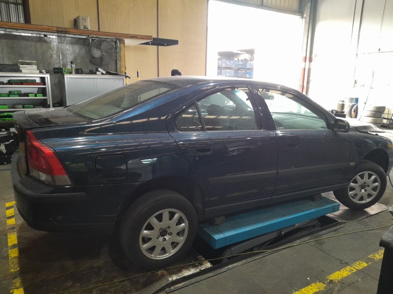 volvo s60 berlina del año 2001