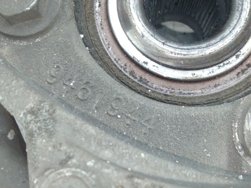 Recambio de mangueta delantera derecha para volvo s60 berlina 2.4 (103kw) referencia OEM IAM 9461944  