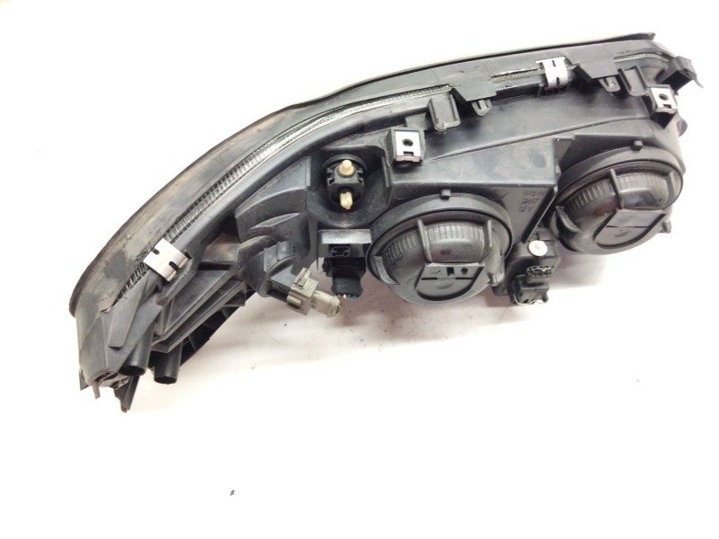 Recambio de faro izquierdo para volvo s60 berlina 2.4 (103kw) referencia OEM IAM 89007869  