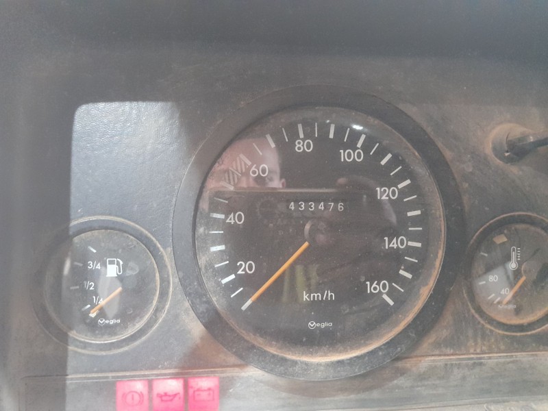 mercedes-benz mb furgón (w631) del año 1990