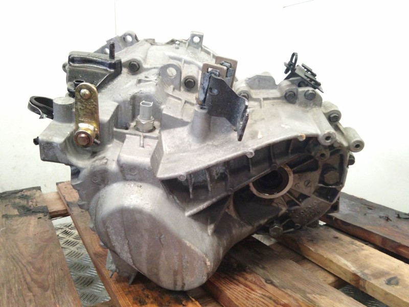 Recambio de caja cambios para volvo s60 berlina 2.4 diesel cat referencia OEM IAM P9482078  